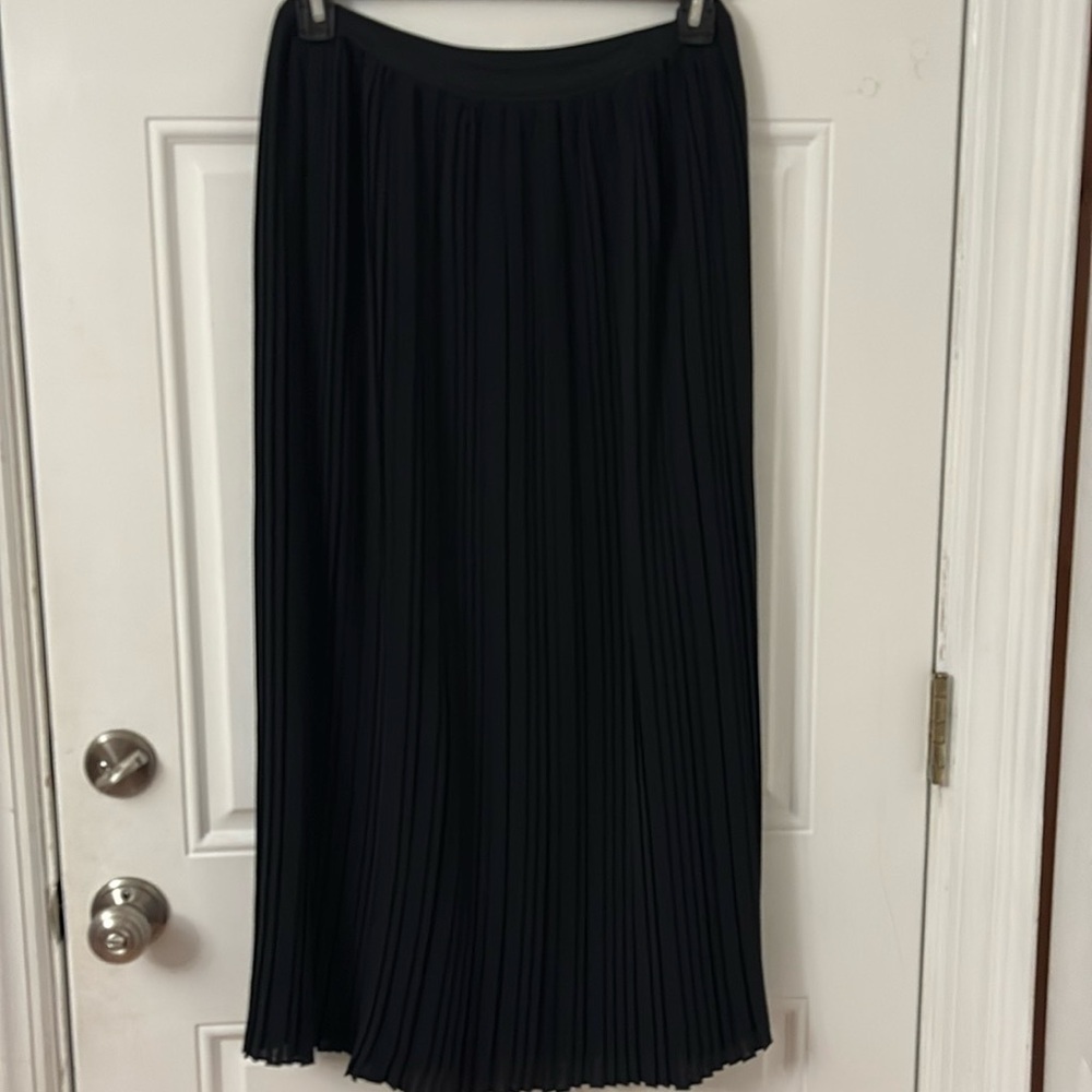 J. Jill pull on pleated skirt size small black